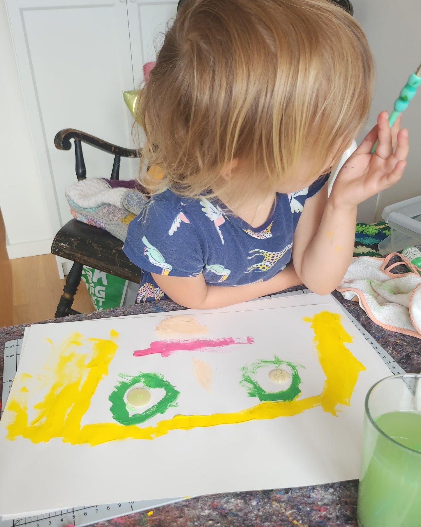 Kreativ Familjepyssel – Måla och Skapa för Alla